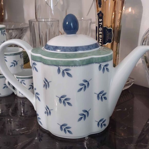 Villeroy & Boch Switch 3 Teapot & Tea Cups (6) Set - Picture 2 of 9